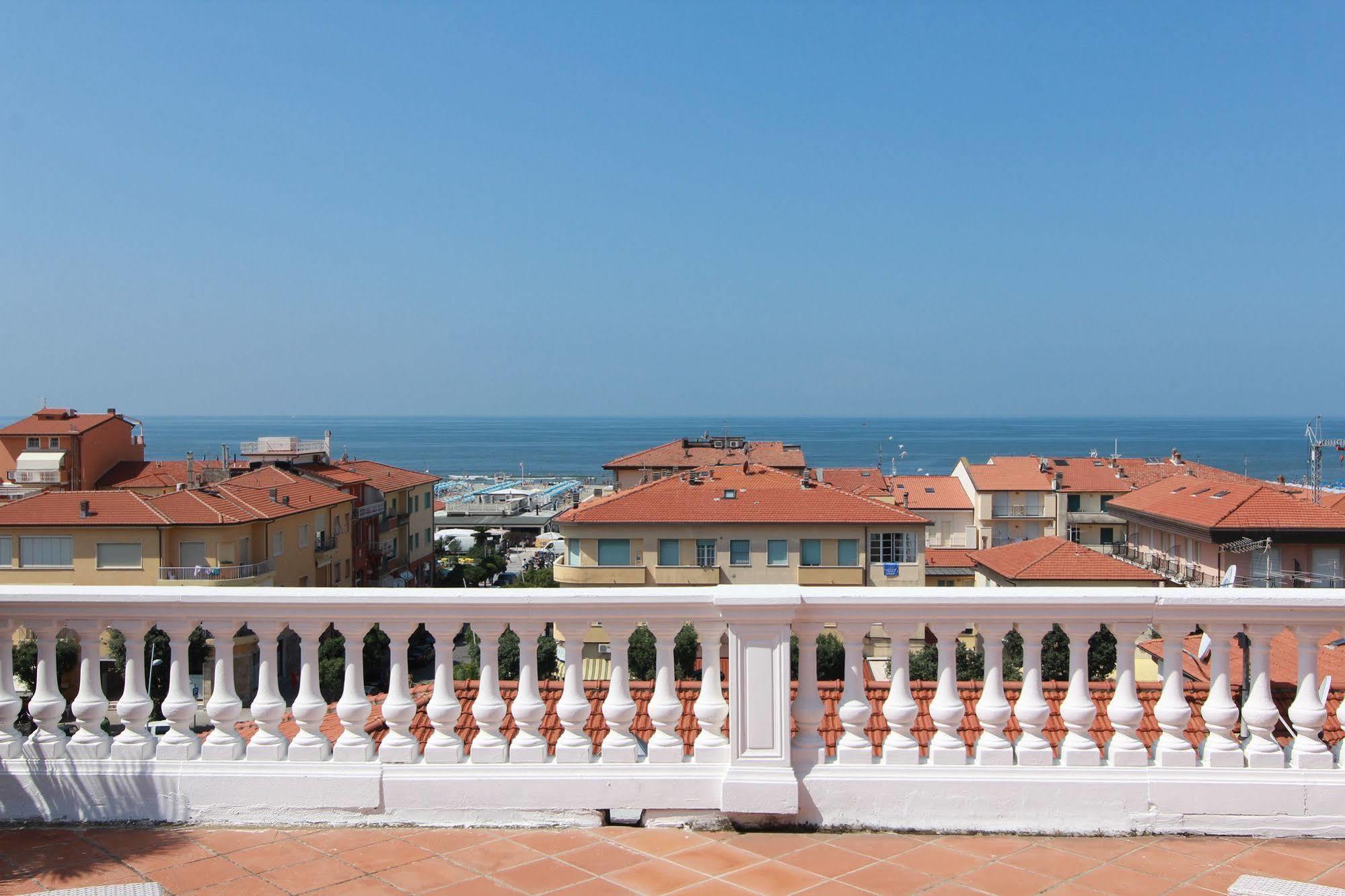 Hotel Regina Lido di Camaiore Luaran gambar